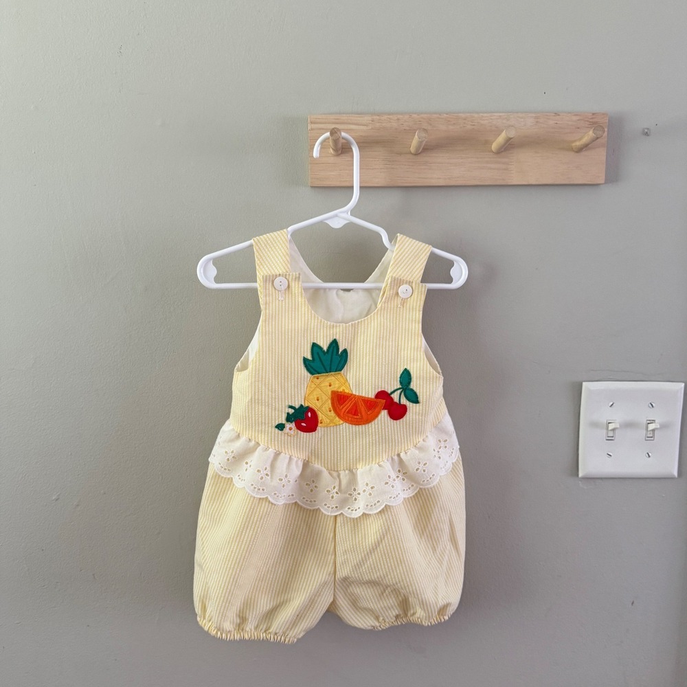 VTG. 12M fruit romper + hat